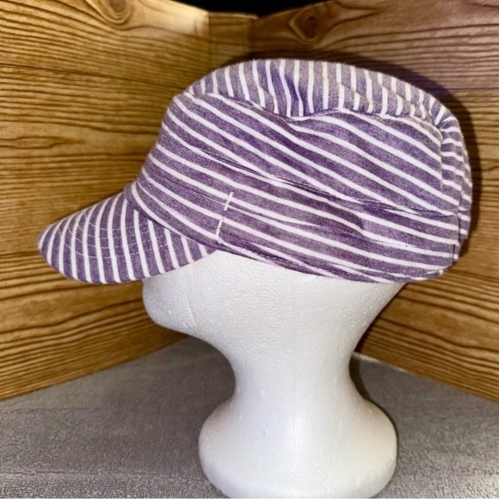 🏜️Duluth Trading Purple White Striped Conductor’s Cap